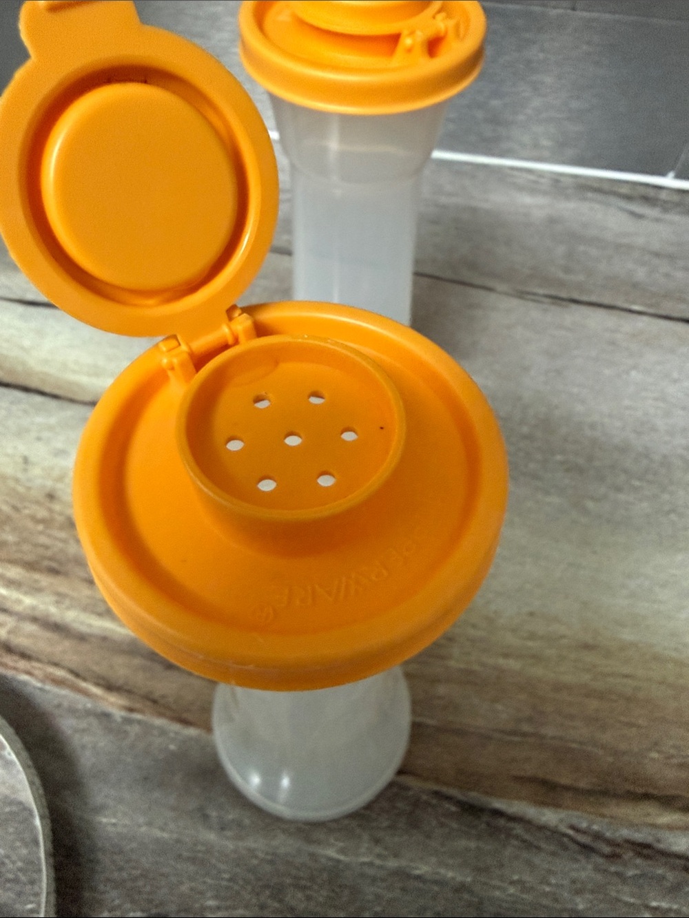 Tupperware Salt n Pepper Shakers - Picture 3 of 6
